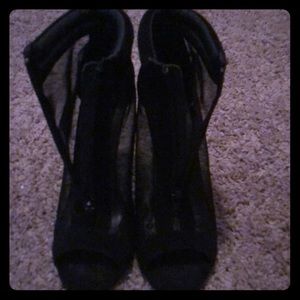 Peep toe boots size 8